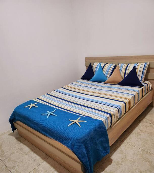 Kot Nu - Beach Themed Apartment - 3 Mins Walk From The Sea Flic en Flac Экстерьер фото